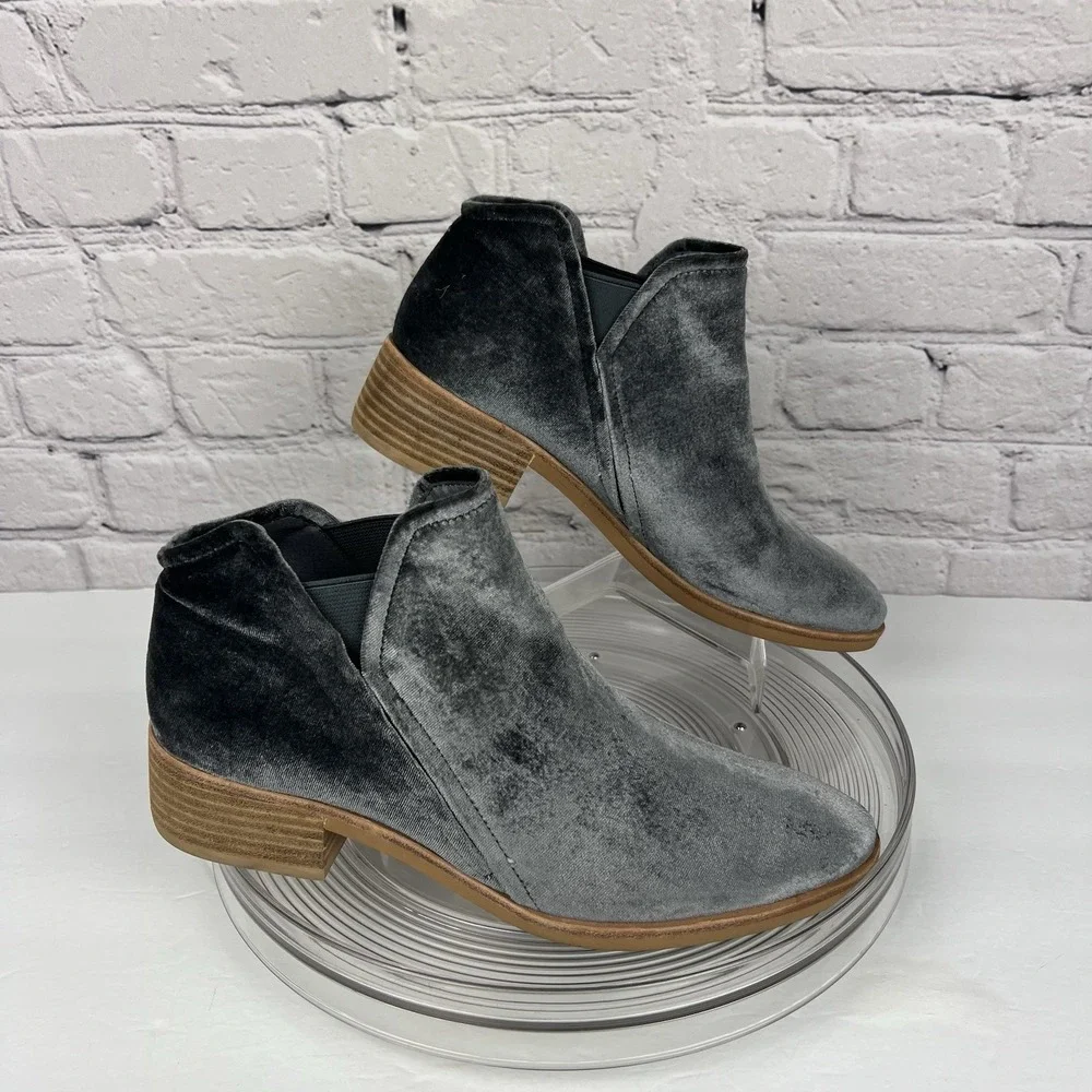 Dolce Vita Velveteen Ankle Booties Sz 8.5 Gray Almond Toe  Boho Block Heel Party